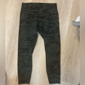 Lululemon wunder under leggings. Dark green camo print. Size 10